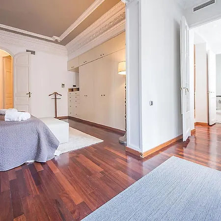 4 En Calle Balmes - Stylish Διαμέρισμα *