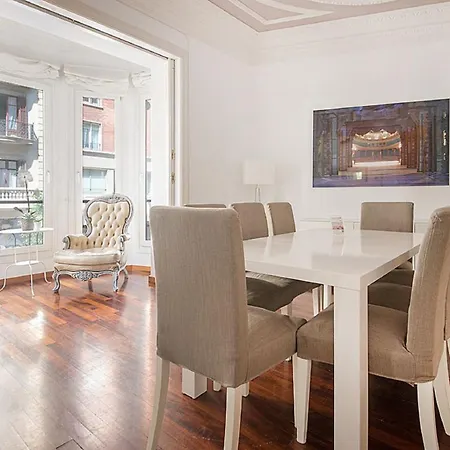 4 En Calle Balmes - Stylish Apartament